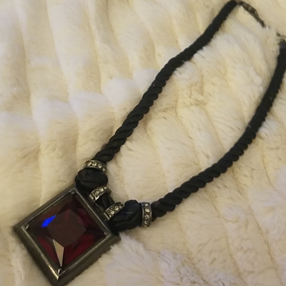 Like new Red jeweled Vintage necklace
